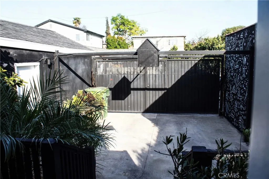 1206 N La Brea Avenue, Inglewood, California 90302 home-pic-39