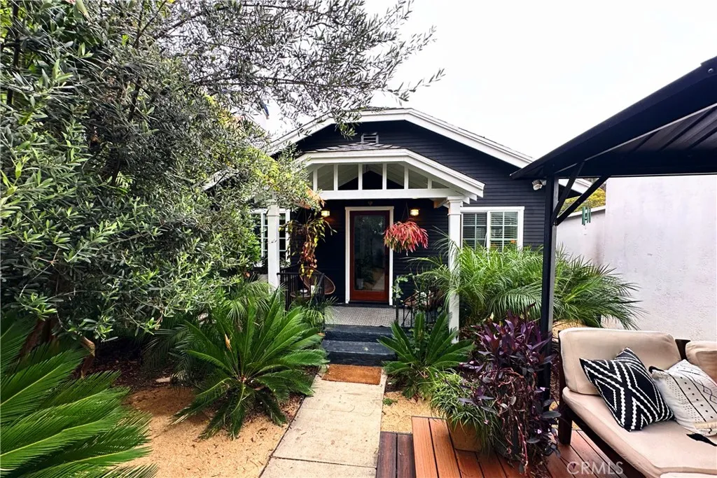 1206 N La Brea Avenue, Inglewood, California 90302 home-pic-1