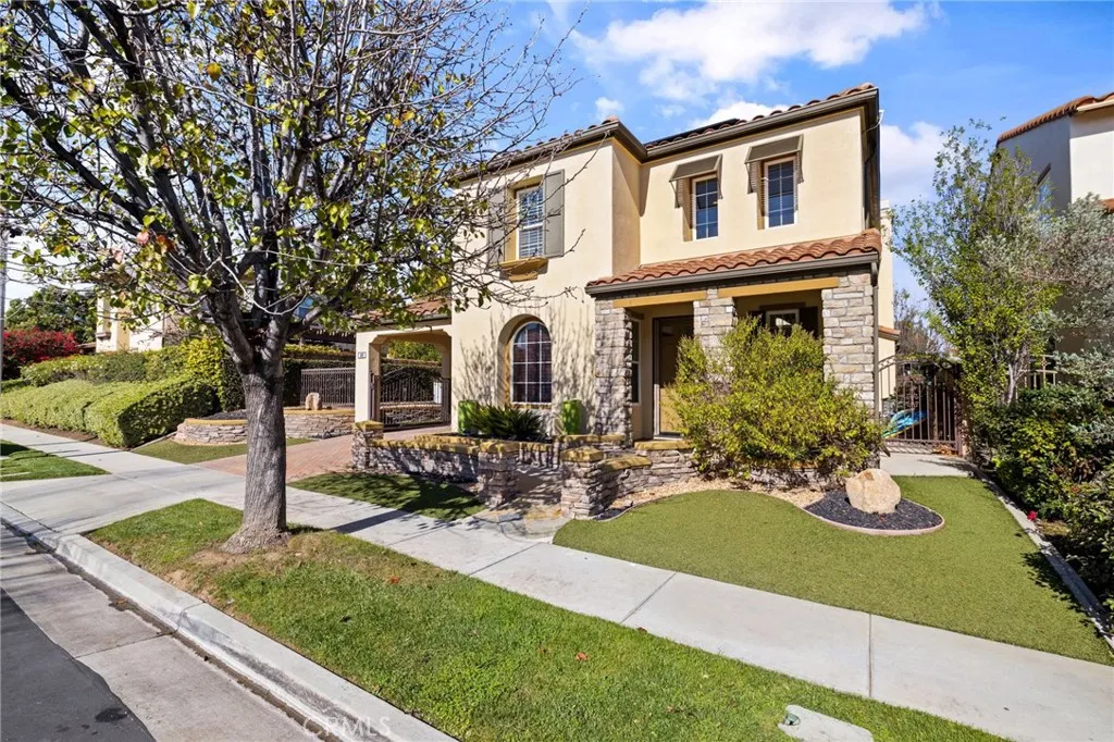 465 Periwinkle, Fullerton, California 92835 home-pic-3