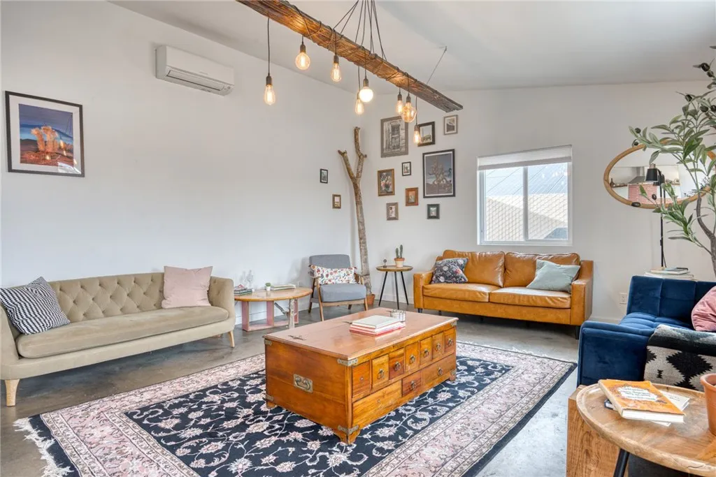 4537 Anita Avenue, Yucca Valley, California 92284 home-pic-12
