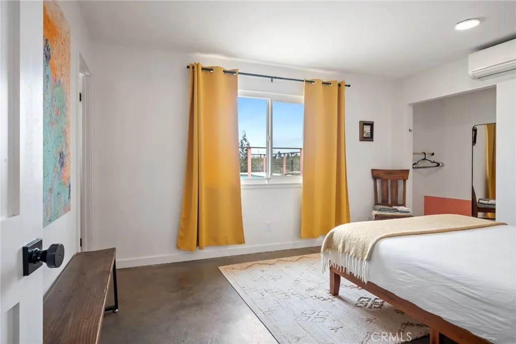 4537 Anita Avenue, Yucca Valley, California 92284 home-pic-17