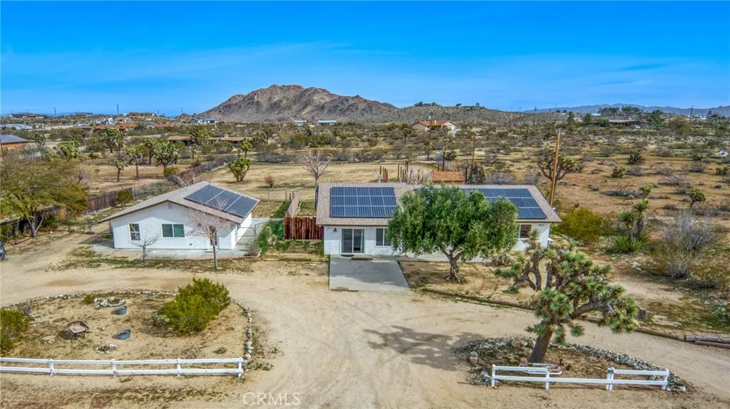 4537 Anita Avenue, Yucca Valley, California 92284 home-pic-1