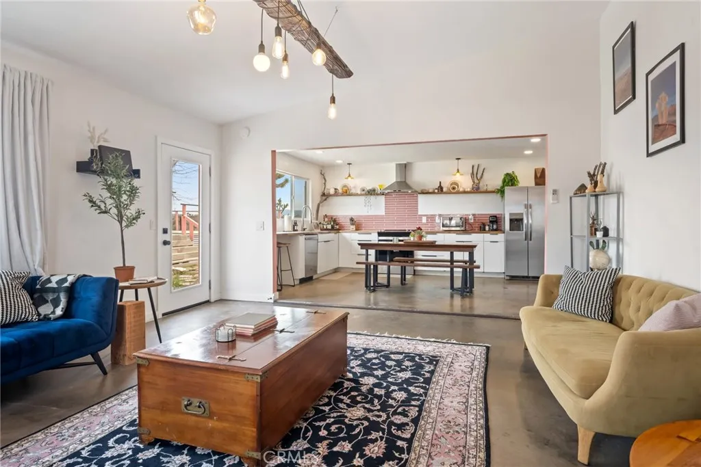 4537 Anita Avenue, Yucca Valley, California 92284 home-pic-13