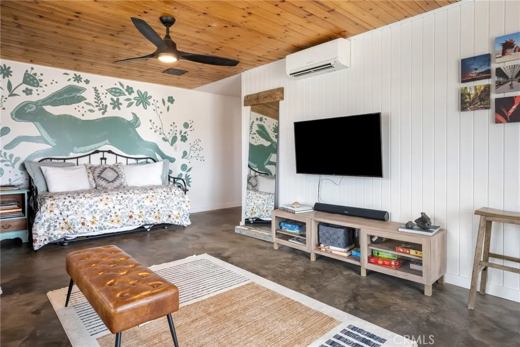 4537 Anita Avenue, Yucca Valley, California 92284 home-pic-15