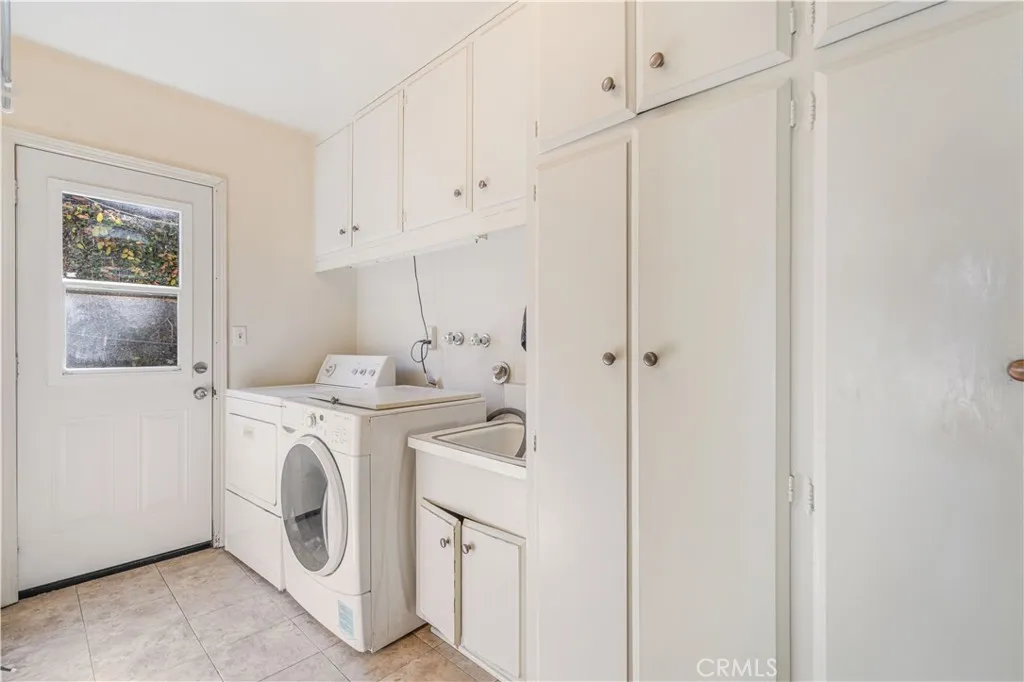 6446 Petit, Van Nuys, California 91406 home-pic-16