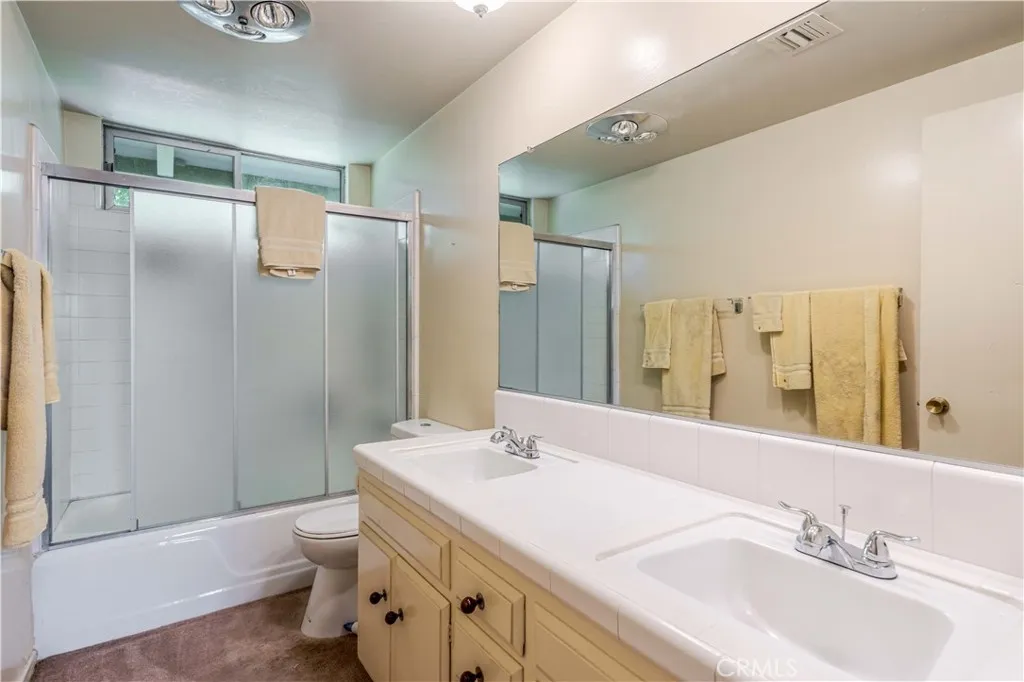 6446 Petit, Van Nuys, California 91406 home-pic-18