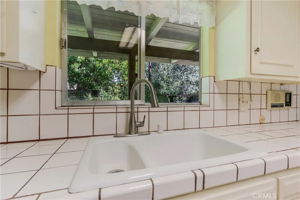 6446 Petit, Van Nuys, California 91406 home-pic-12