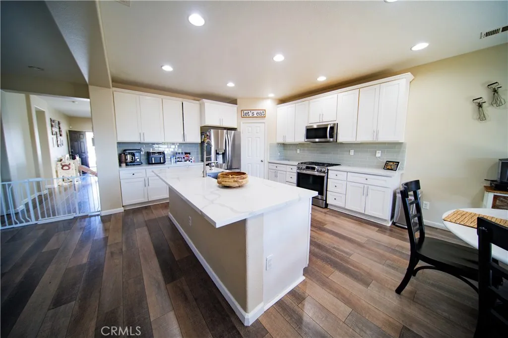 1174 Enchanted Trail, San Jacinto, California 92582 home-pic-19