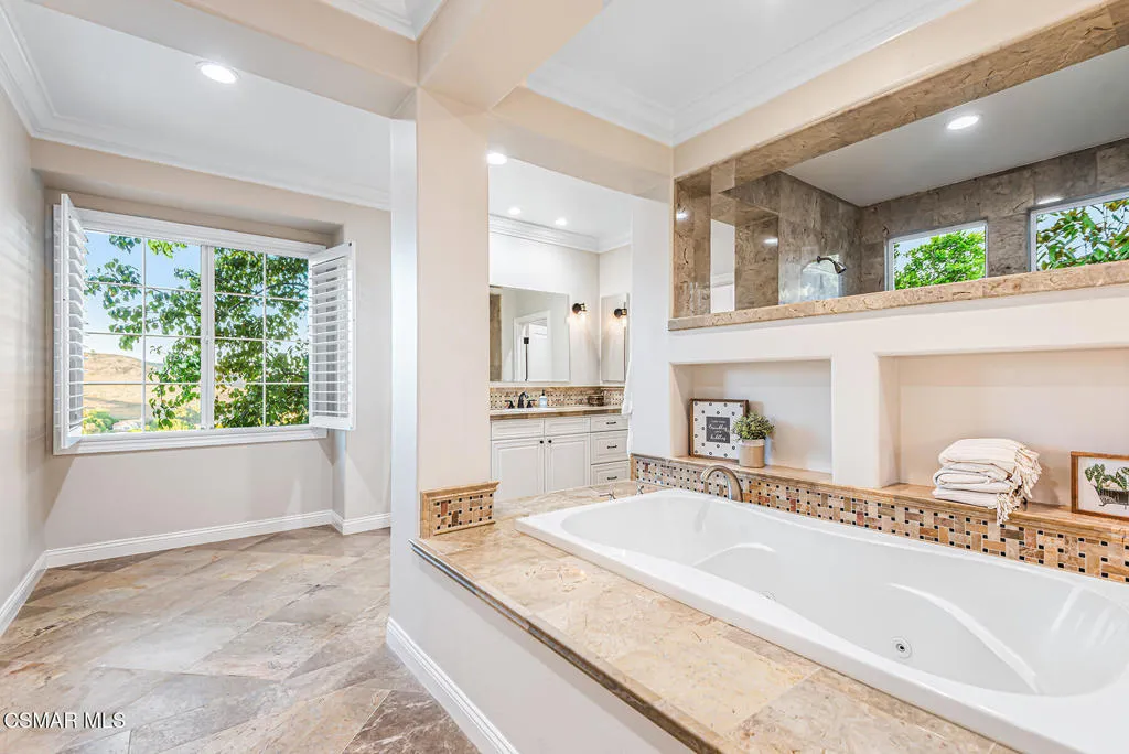 457 Vineyard Drive, Simi Valley, California 93065 home-pic-25