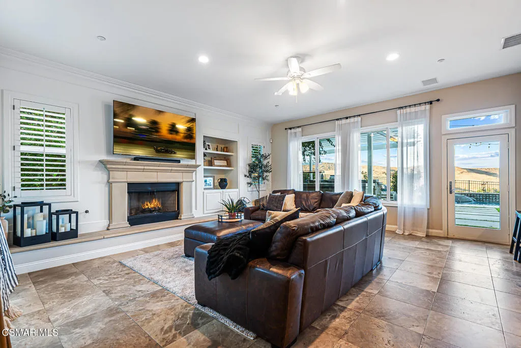 457 Vineyard Drive, Simi Valley, California 93065 home-pic-12