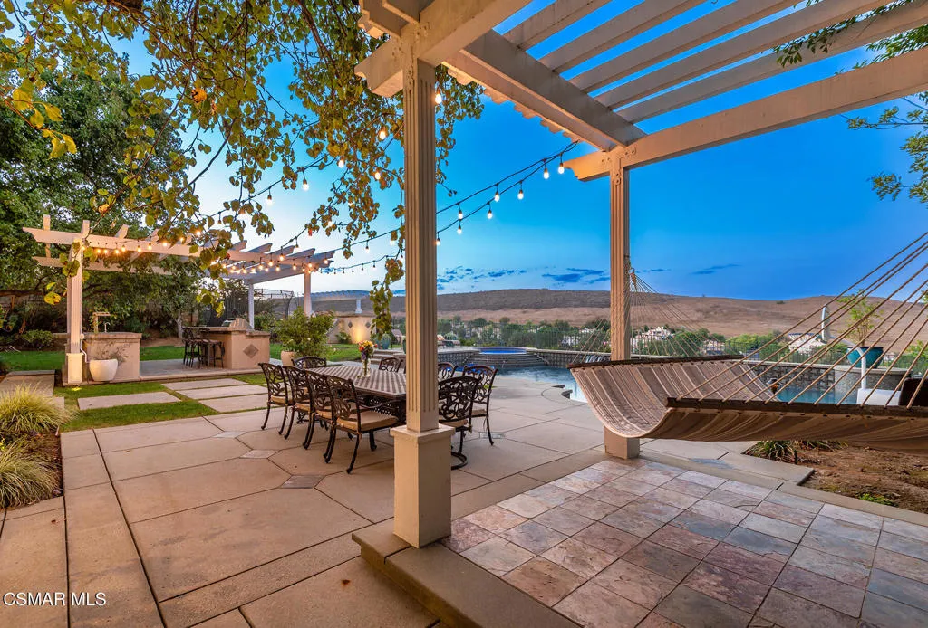 457 Vineyard Drive, Simi Valley, California 93065 home-pic-40