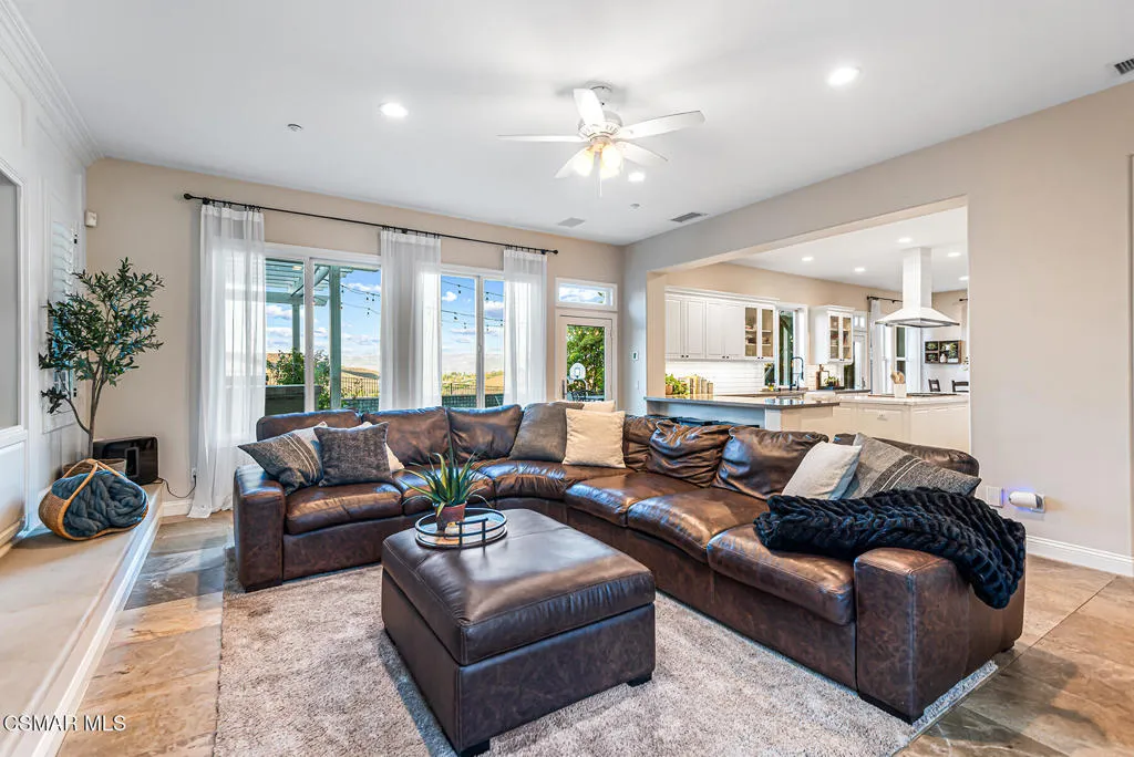 457 Vineyard Drive, Simi Valley, California 93065 home-pic-13