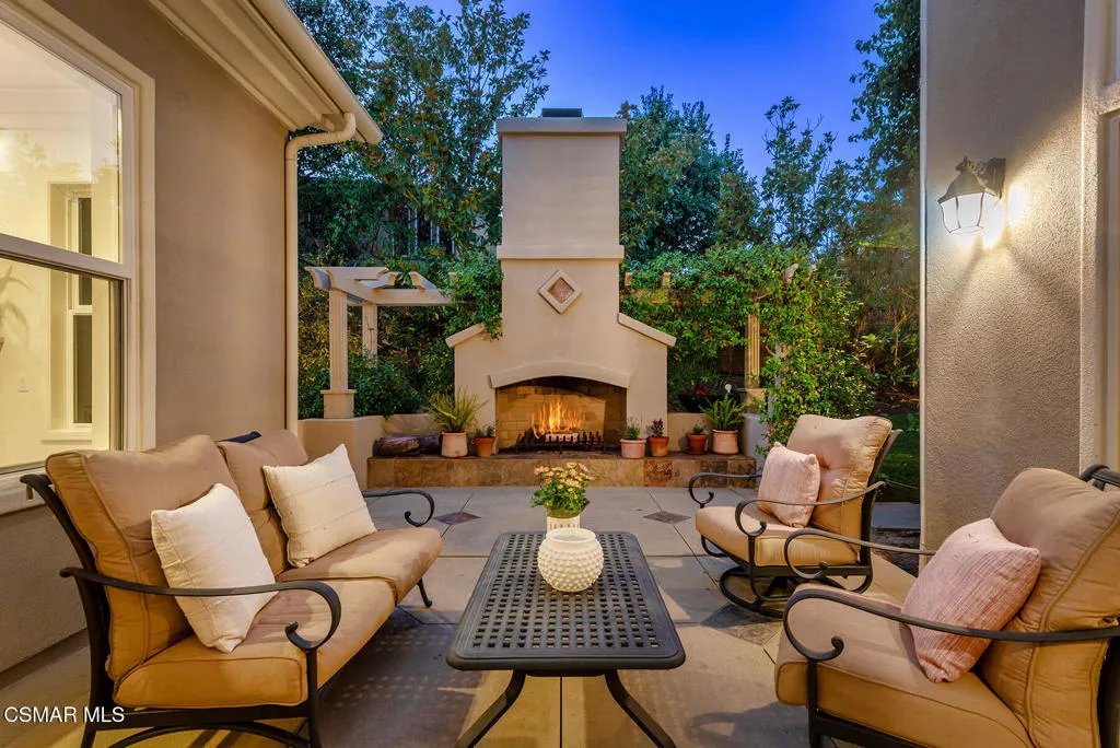 457 Vineyard Drive, Simi Valley, California 93065 home-pic-36
