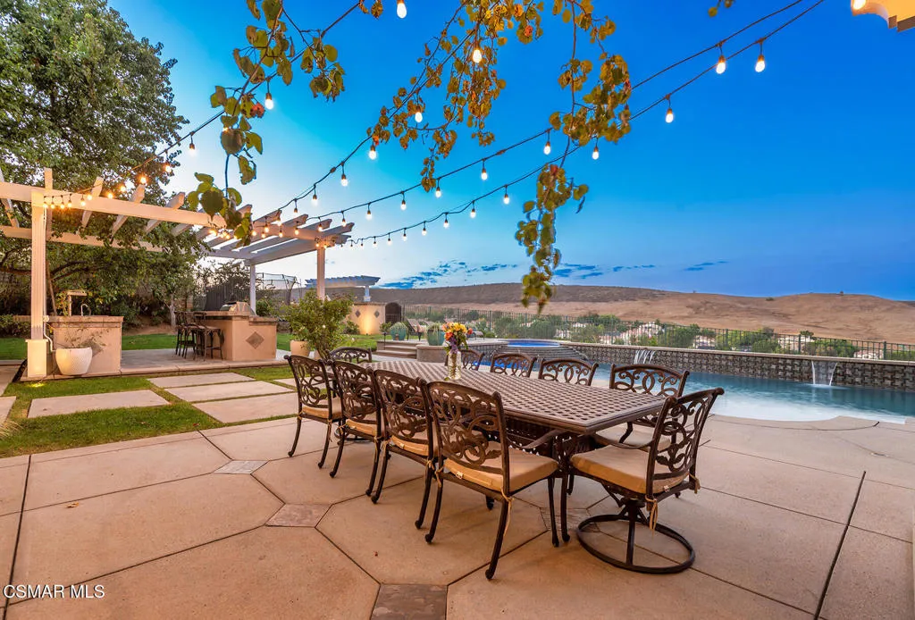 457 Vineyard Drive, Simi Valley, California 93065 home-pic-39