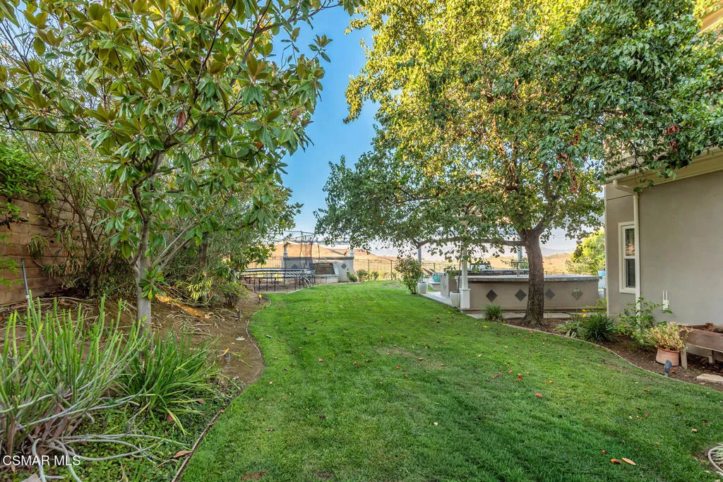 457 Vineyard Drive, Simi Valley, California 93065 home-pic-37
