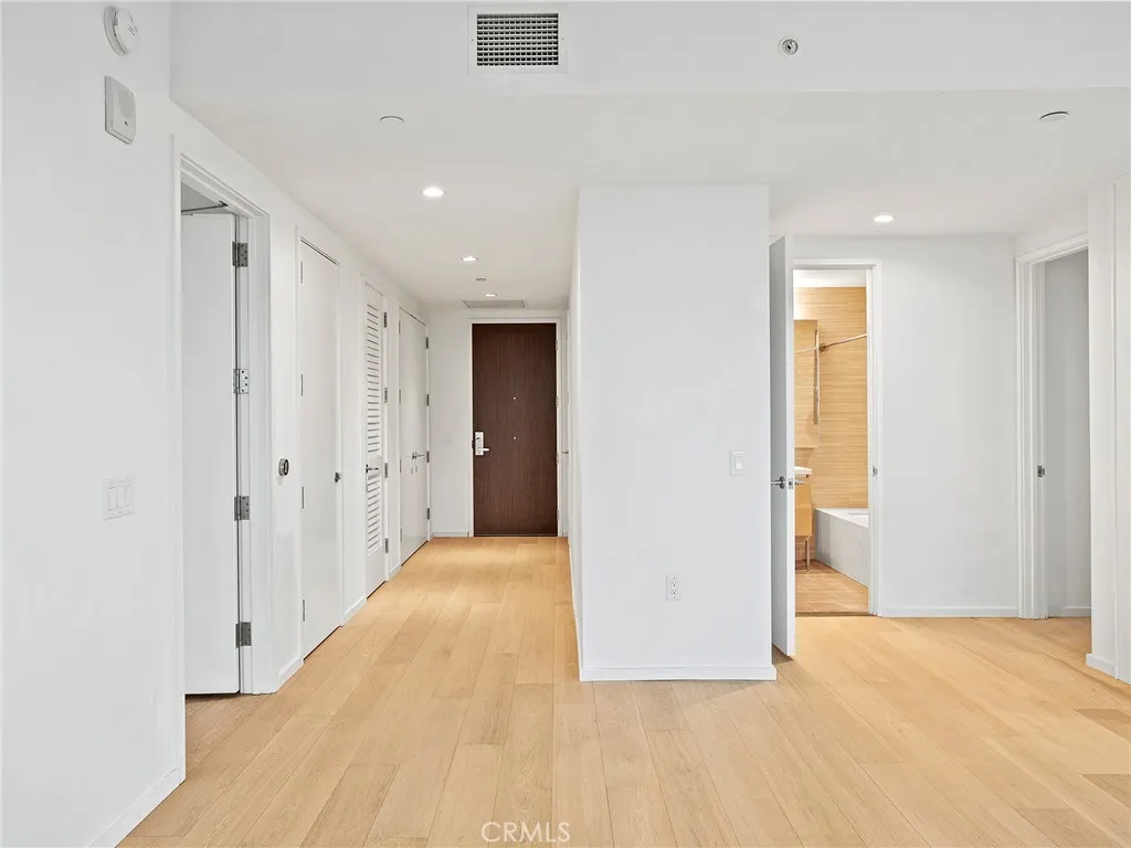 877 Francisco Street 4106, Los Angeles, California 90017 home-pic-18