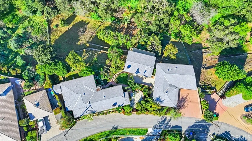 1071 E. Avocado Crest Road!