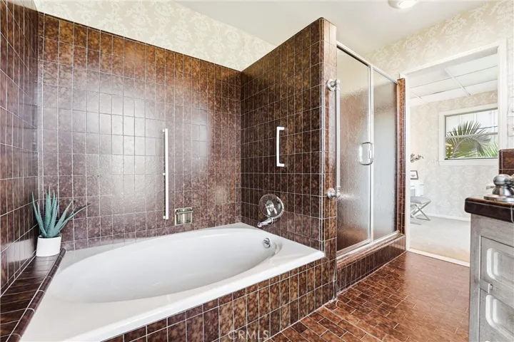 Large soaking tub and walk-in shower!