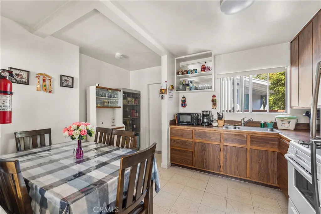 5431 Cartwright, North Hollywood, California 91601 home-pic-6