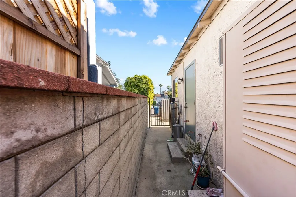 5431 Cartwright, North Hollywood, California 91601 home-pic-47