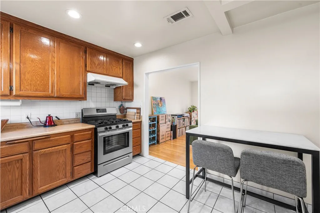 5431 Cartwright, North Hollywood, California 91601 home-pic-23