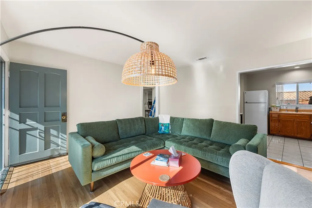 5431 Cartwright, North Hollywood, California 91601 home-pic-18