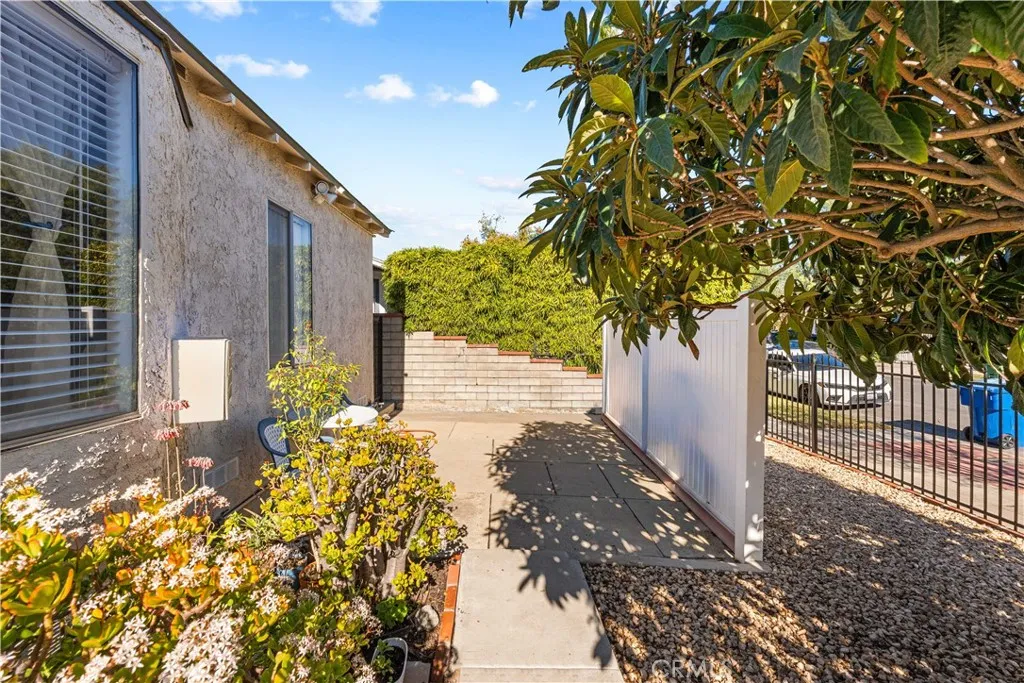 5431 Cartwright, North Hollywood, California 91601 home-pic-36