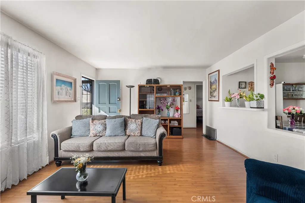 5431 Cartwright, North Hollywood, California 91601 home-pic-4