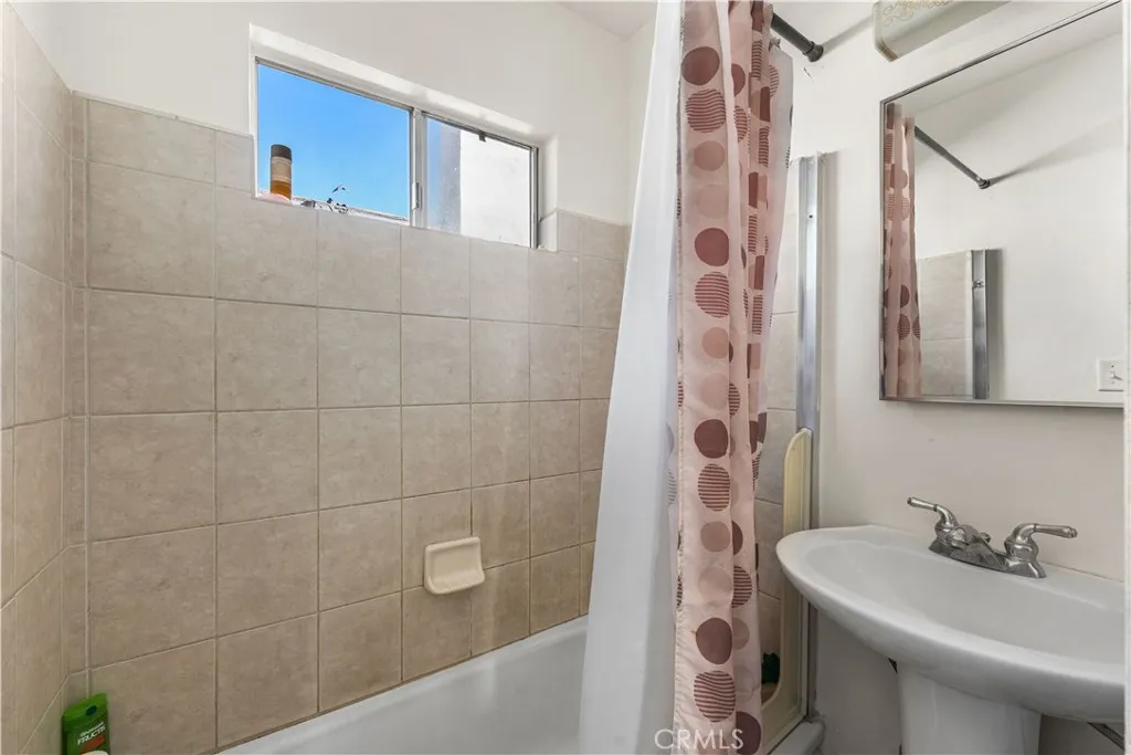 5431 Cartwright, North Hollywood, California 91601 home-pic-12