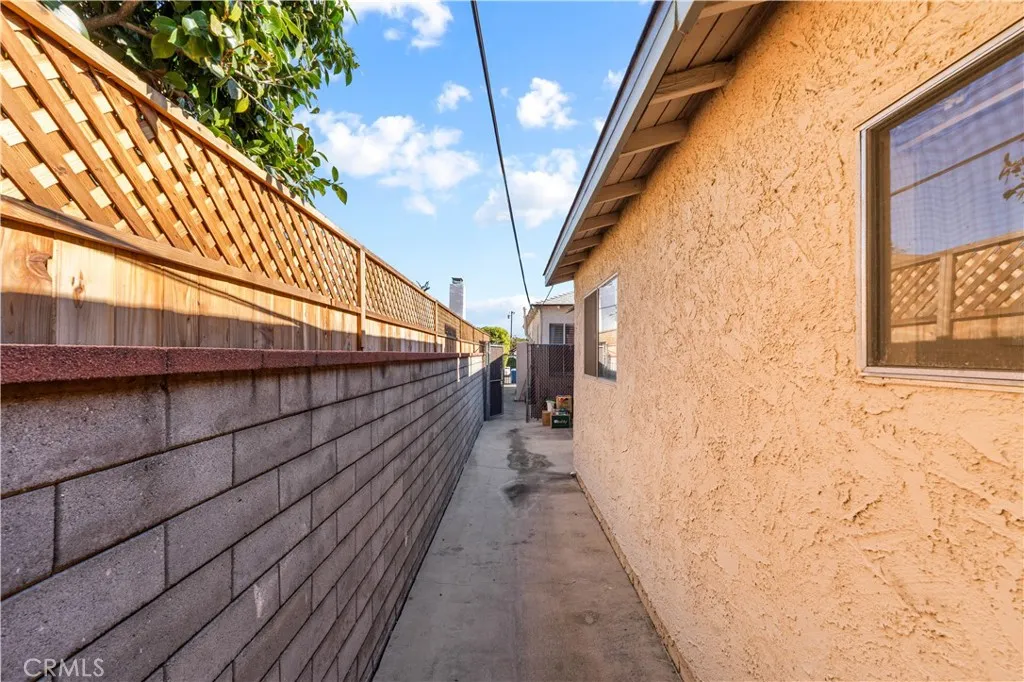 5431 Cartwright, North Hollywood, California 91601 home-pic-44