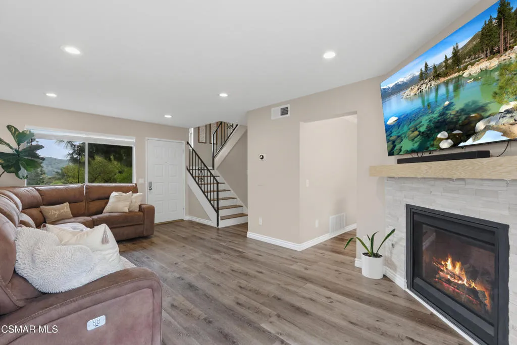 14913 Campus Park Drive B, Moorpark, California 93021 home-pic-3