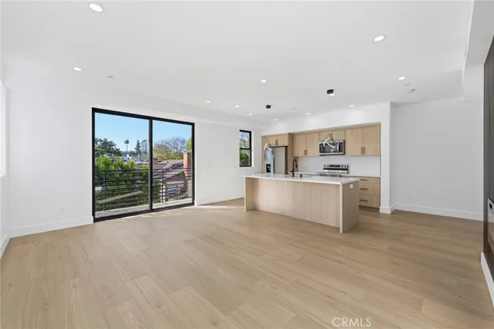 13602 Burbank Boulevard, Sherman Oaks, California 91401
