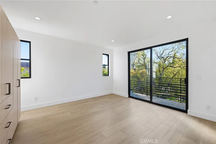 13602 Burbank Boulevard, Sherman Oaks, California 91401