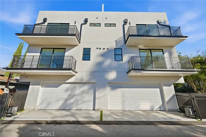 13602 Burbank Boulevard, Sherman Oaks, California 91401