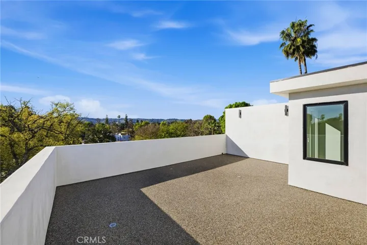 13602 Burbank Boulevard, Sherman Oaks, California 91401
