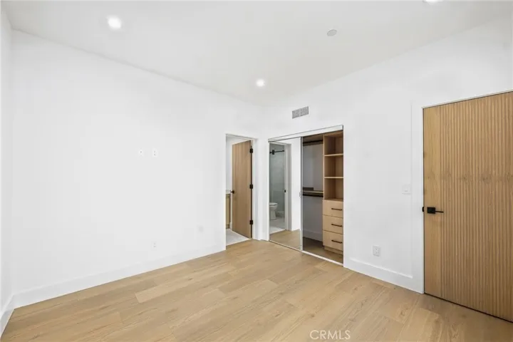13602 Burbank Boulevard, Sherman Oaks, California 91401