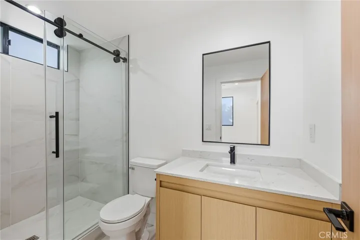 13602 Burbank Boulevard, Sherman Oaks, California 91401
