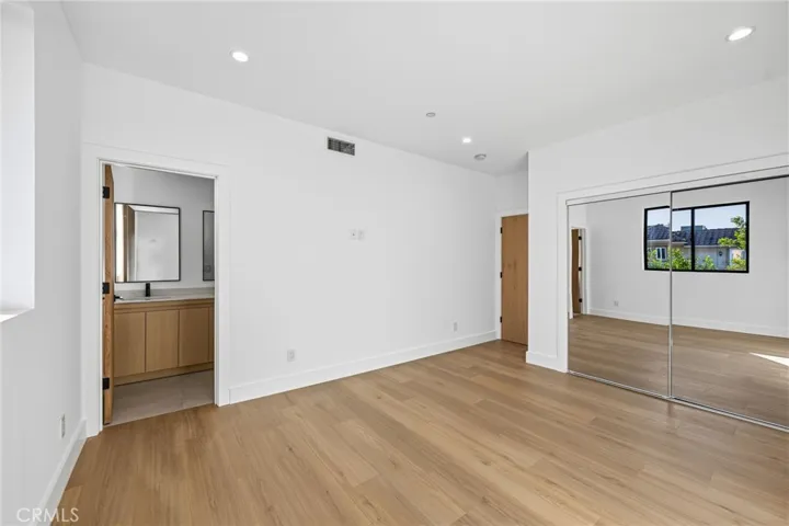 13602 Burbank Boulevard, Sherman Oaks, California 91401