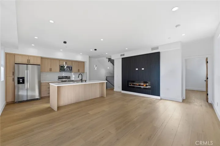 13602 Burbank Boulevard, Sherman Oaks, California 91401