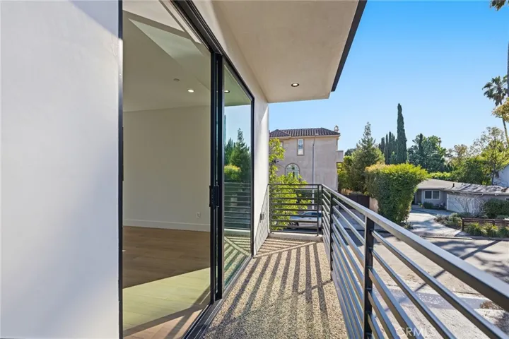 13602 Burbank Boulevard, Sherman Oaks, California 91401