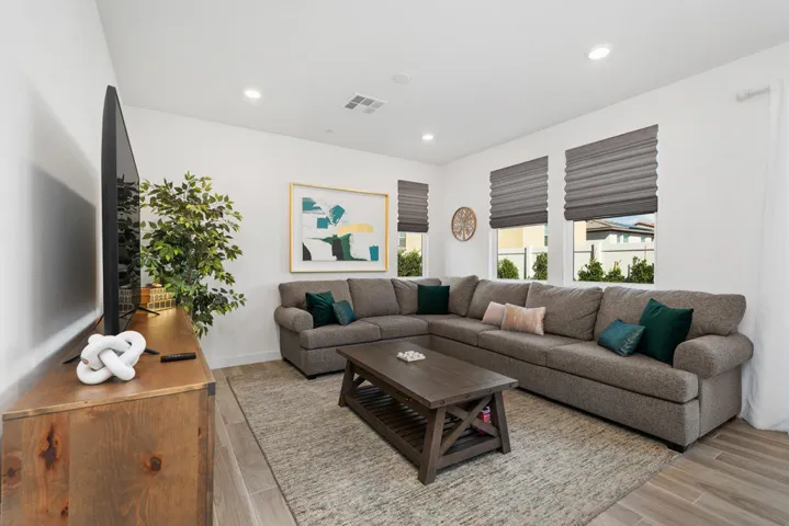 15_12000892_186305_186305-EI-108