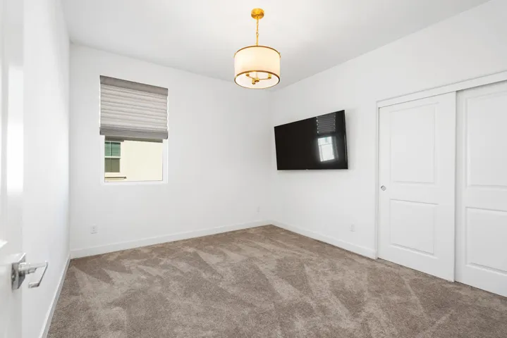 33_12000910_186305_186305-EI-126