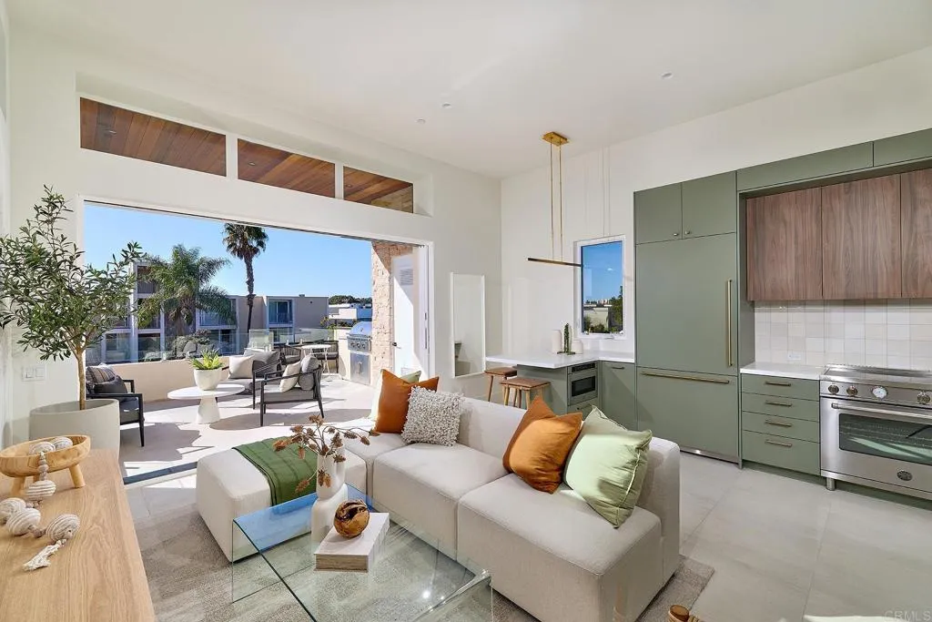 3905 Haines, San Diego, California 92109 home-pic-3