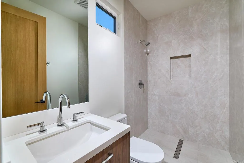 3905 Haines, San Diego, California 92109 home-pic-18