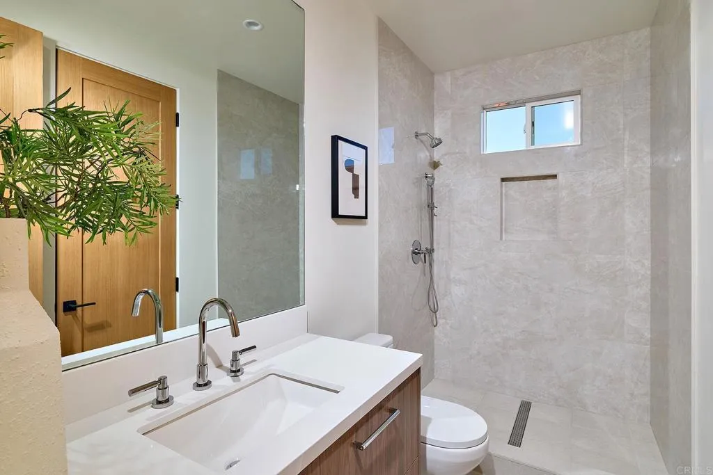 3905 Haines, San Diego, California 92109 home-pic-11