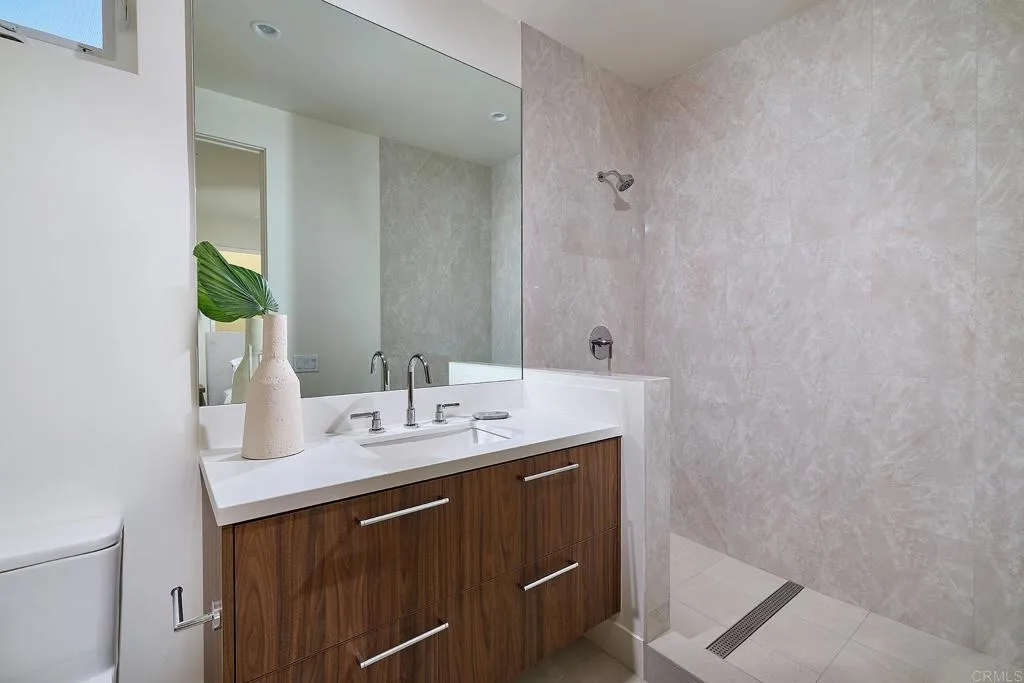 3905 Haines, San Diego, California 92109 home-pic-25
