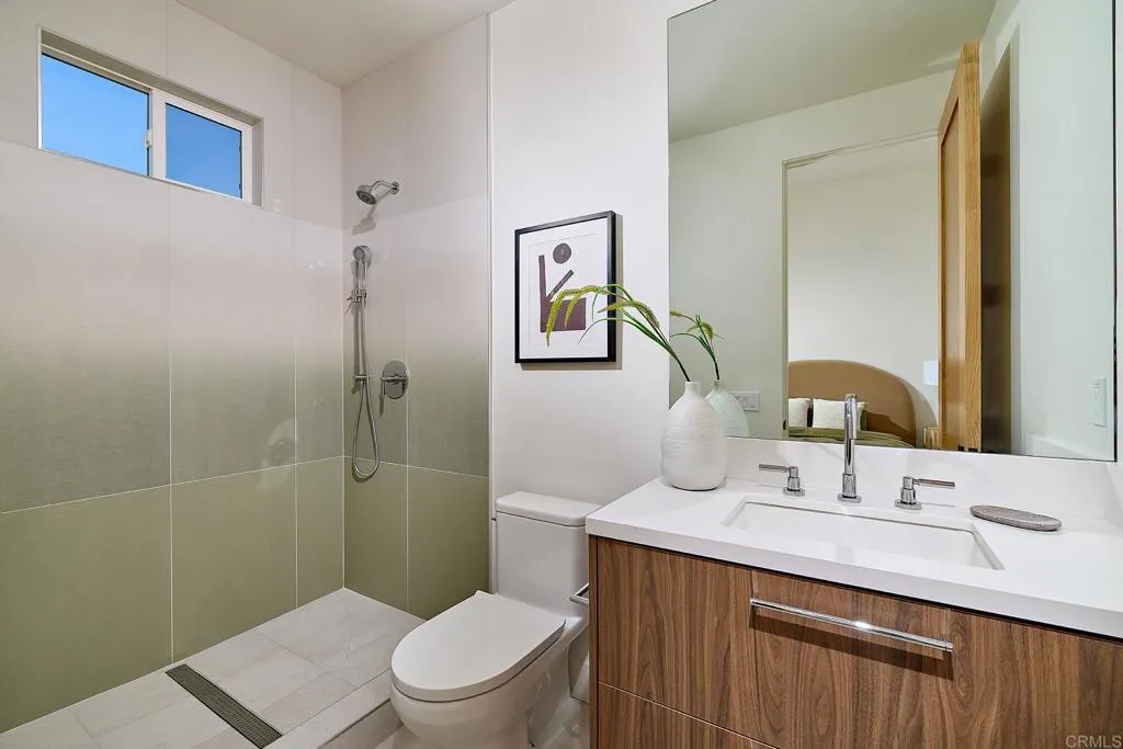 3905 Haines, San Diego, California 92109 home-pic-9