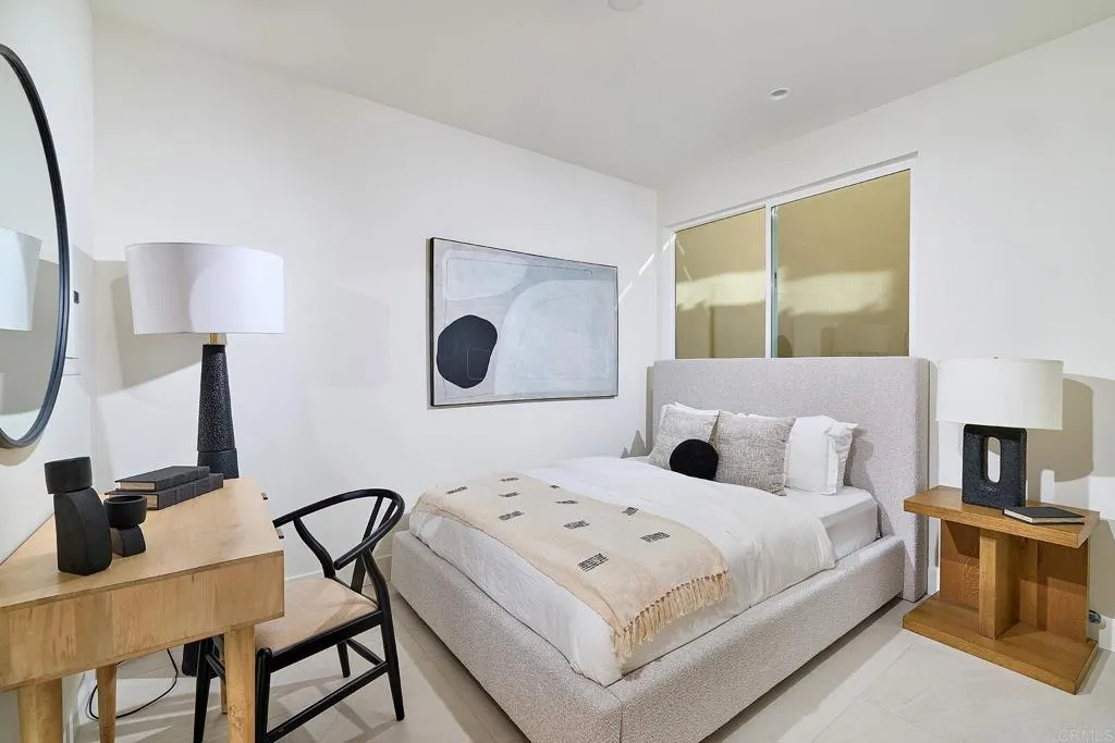3905 Haines, San Diego, California 92109 home-pic-24