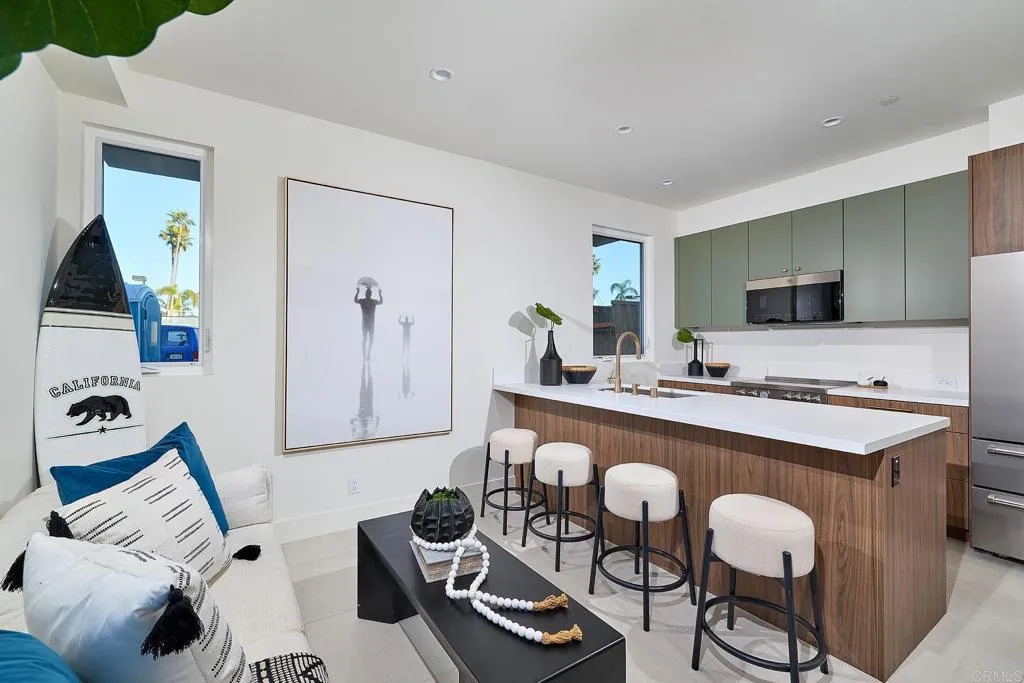 3905 Haines, San Diego, California 92109 home-pic-14