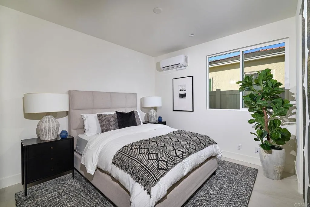 3905 Haines, San Diego, California 92109 home-pic-17